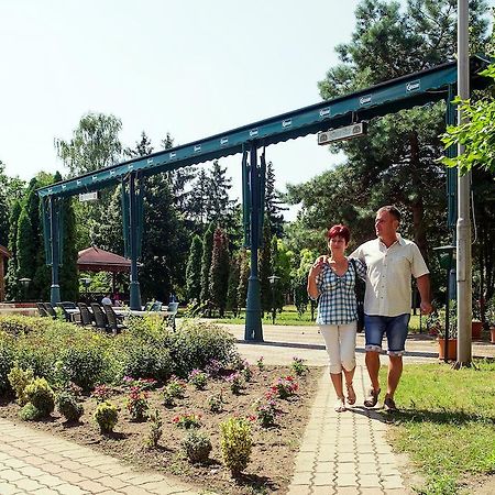 Hotel Nagyerdo Дебрецен Екстер'єр фото