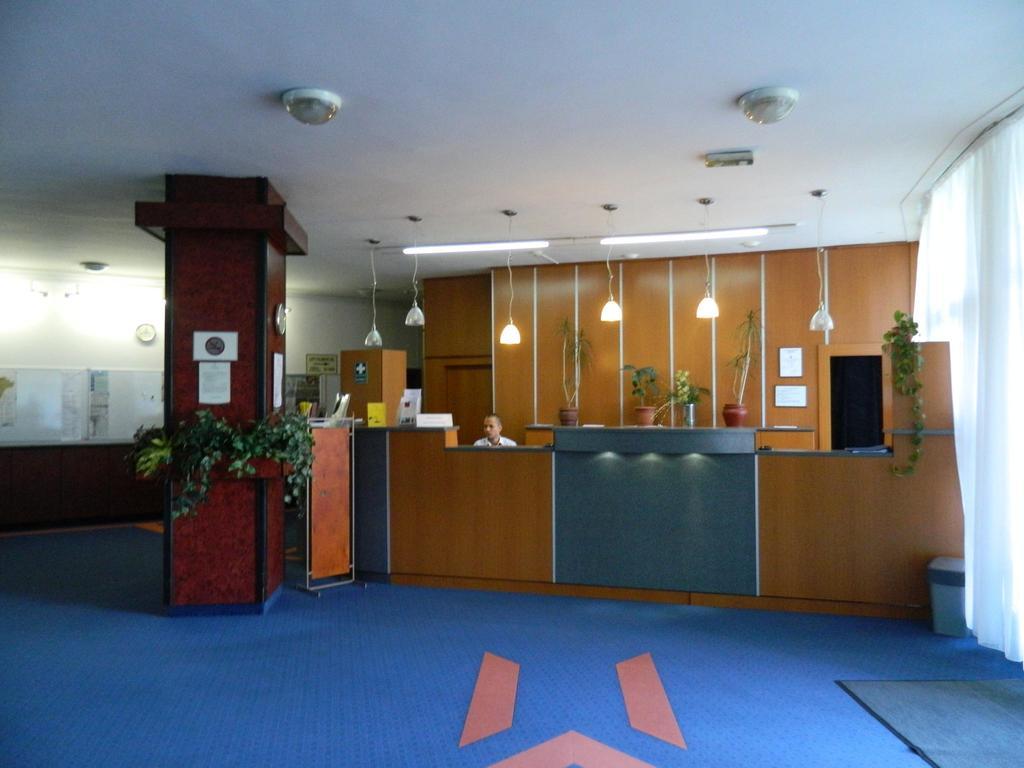 Hotel Nagyerdo Дебрецен Екстер'єр фото